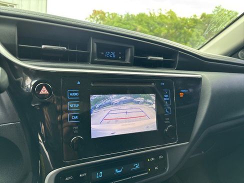 Used 2019 Toyota Corolla LE image 19