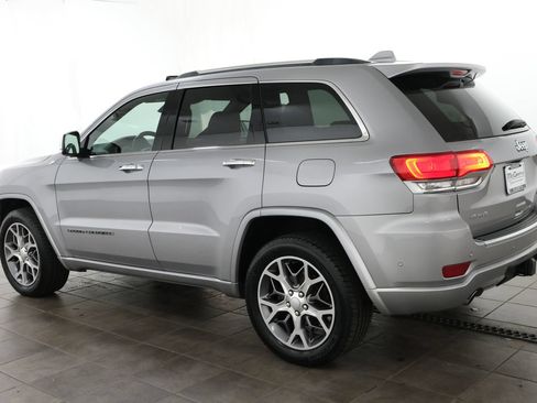 Used 2020 Jeep Grand Cherokee Overland AWD/4WD image 3