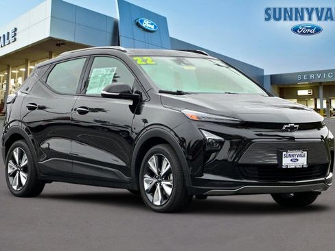 Used 2022 Chevrolet Bolt EUV LT w/ Convenience Package image 1