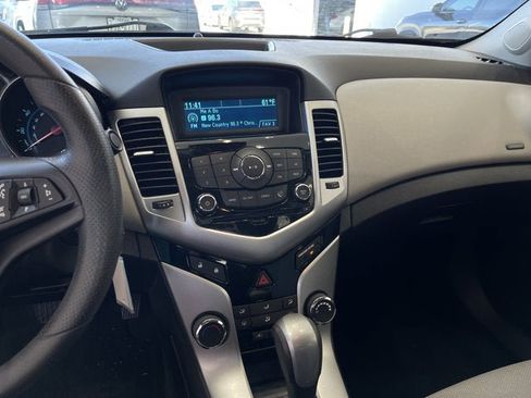 Used 2014 Chevrolet Cruze LS image 15