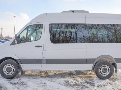 Used 2016 Mercedes-Benz Sprinter 2500 image 9