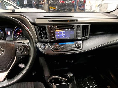 Used 2018 Toyota RAV4 XLE image 6