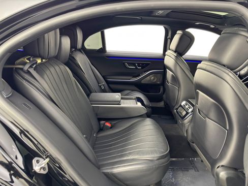 Used 2022 Mercedes-Benz S 500 4MATIC w/ AMG Line Package image 49