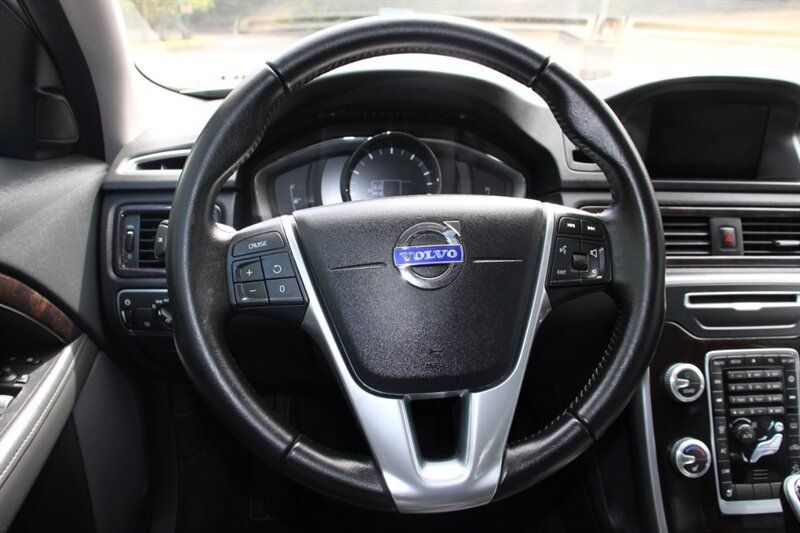 Used 2016 Volvo XC70 T5 Premier w/ Proximity Package AWD/4WD image 19
