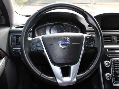 Used 2016 Volvo XC70 T5 Premier w/ Proximity Package AWD/4WD image 19