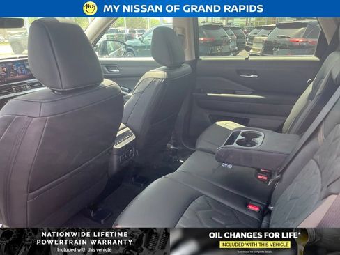 New 2026 Nissan Pathfinder Platinum w/ Cargo Package AWD/4WD image 21