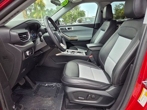 Used 2023 Ford Explorer XLT w/ Equipment Group 202A RWD image 11
