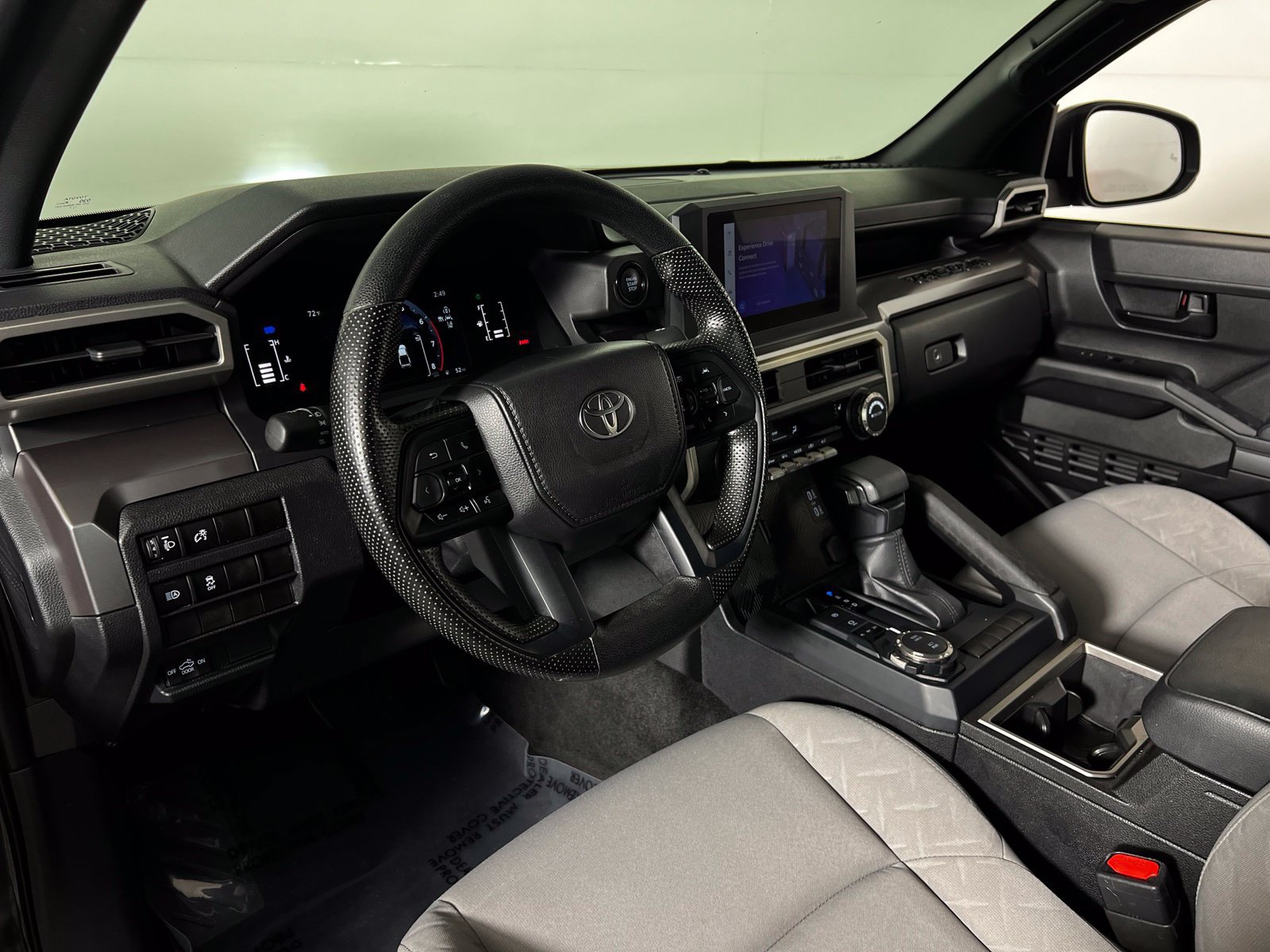Certified 2025 Toyota Tacoma SR5 AWD/4WD image 12