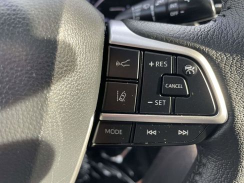 Used 2025 Toyota Sienna XLE FWD image 34