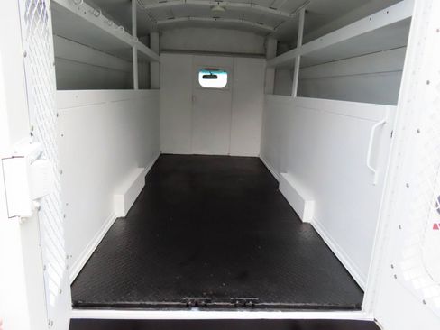 Used 2015 Chevrolet Express 3500 RWD image 17