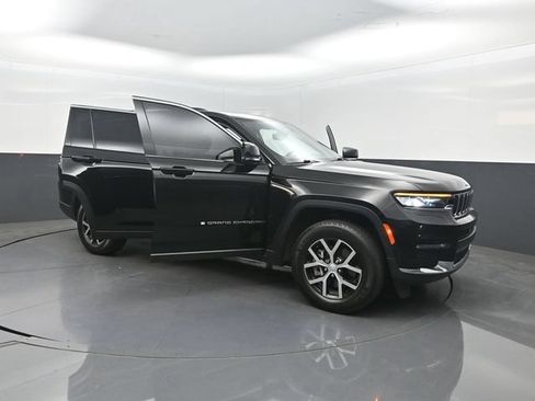 Used 2023 Jeep Grand Cherokee L Limited AWD/4WD image 41