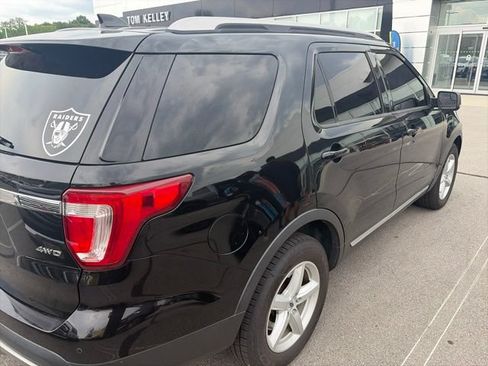 Used 2016 Ford Explorer XLT w/ Equipment Group 202A AWD/4WD image 2
