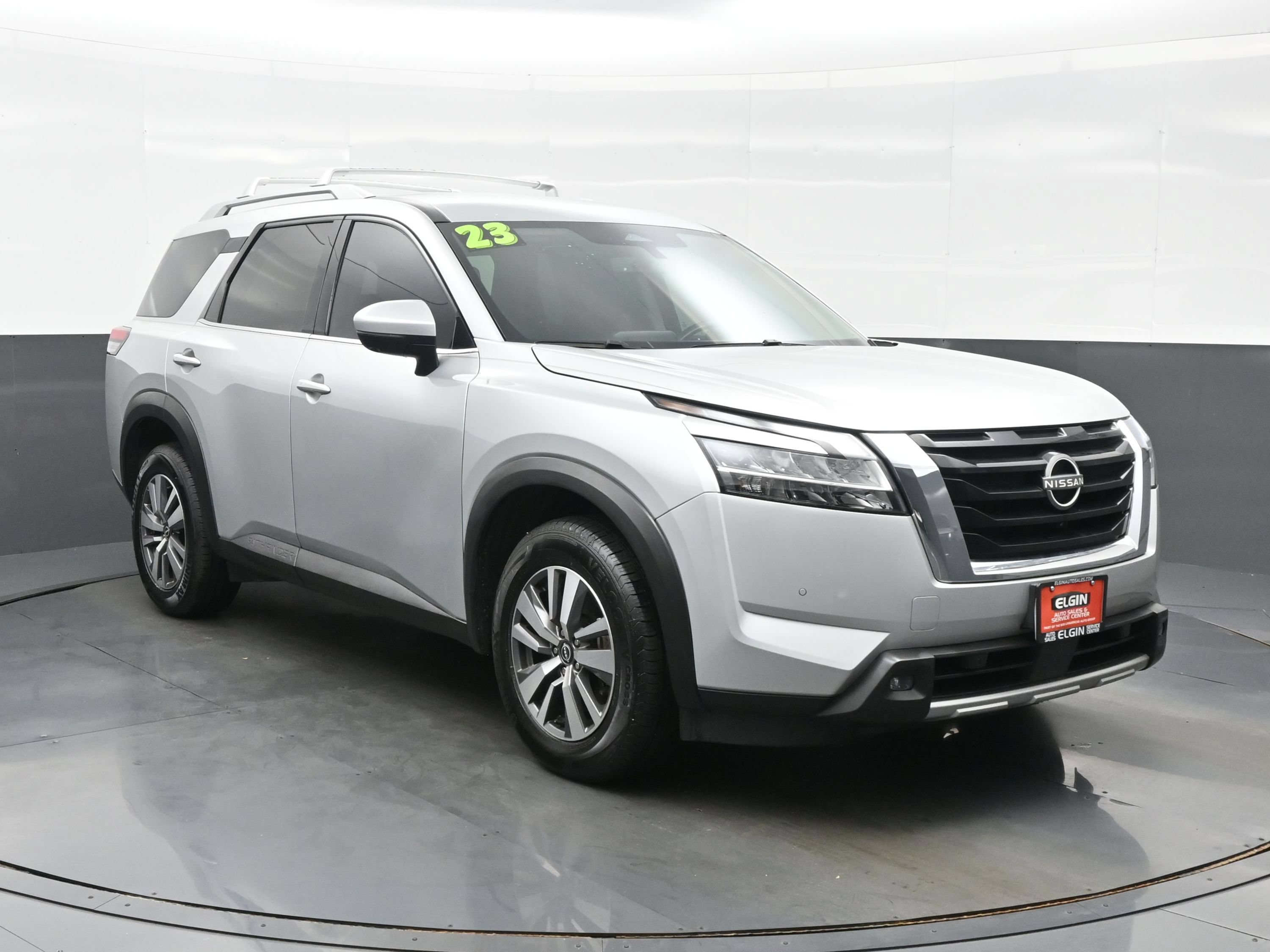 Used 2023 Nissan Pathfinder SL AWD/4WD image 8