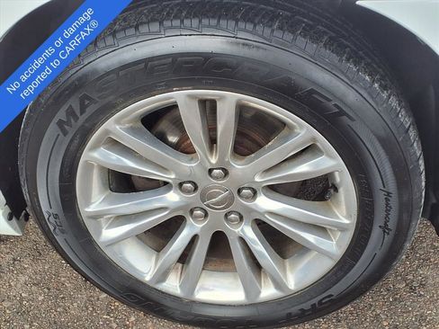 Used 2017 Chrysler 300 Touring w/ Value Package image 9