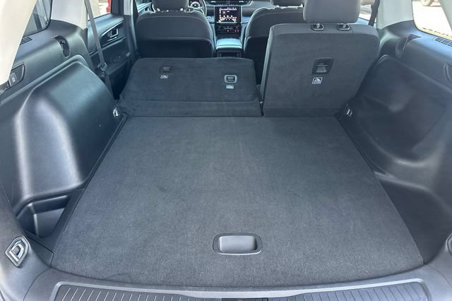 Certified 2023 Jeep Grand Cherokee Laredo RWD image 15