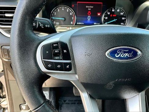 Certified 2022 Ford Explorer XLT w/ Equipment Group 202A AWD/4WD image 11