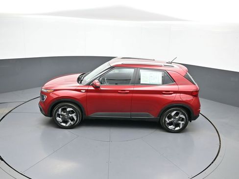 Certified 2023 Hyundai Venue Limited w/ Cargo Package FWD image 39