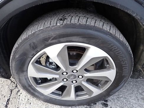 Used 2025 Ford Escape Platinum w/ Premium Technology Package image 12