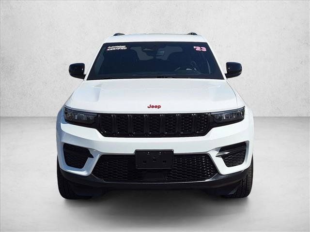 Used 2023 Jeep Grand Cherokee Altitude AWD/4WD image 3