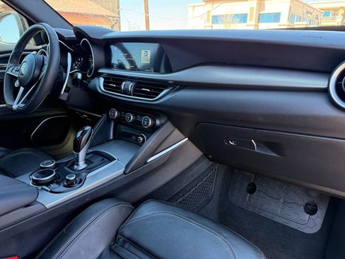 Used 2018 Alfa Romeo Stelvio Ti Sport image 27