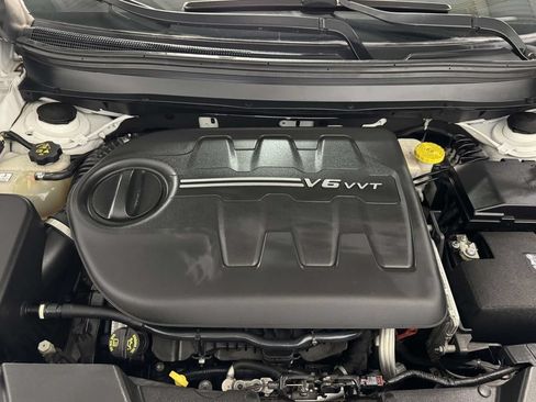 Used 2018 Jeep Cherokee Limited w/ Technology Group AWD/4WD image 35