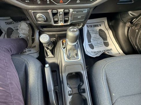 Used 2025 Jeep Wrangler Sport image 24