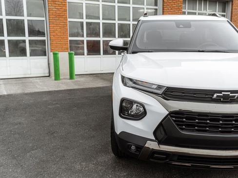 Used 2023 Chevrolet TrailBlazer ACTIV w/ Sun and Liftgate Package image 10