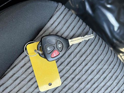 Used 2014 Toyota 4Runner SR5 image 10