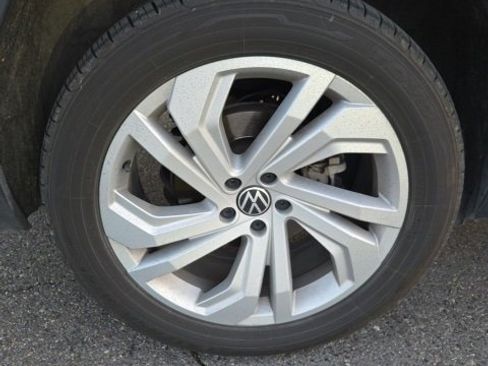 Used 2021 Volkswagen Atlas SE image 26