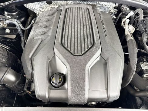 Used 2024 Porsche Macan image 29