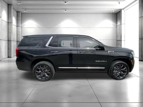Used 2025 GMC Yukon Denali w/ Denali Reserve Package AWD/4WD image 9