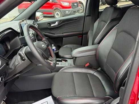 Used 2024 Ford Escape ST-Line AWD/4WD image 8