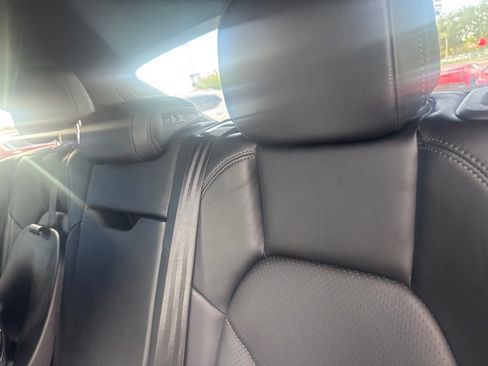 Used 2021 Porsche Macan AWD/4WD image 12