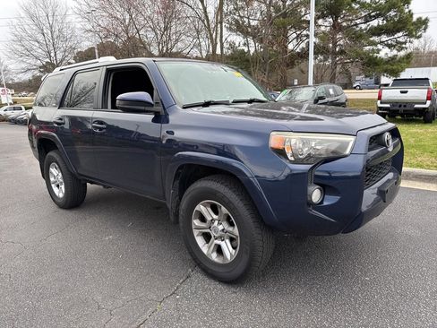 Used 2014 Toyota 4Runner SR5 image 7