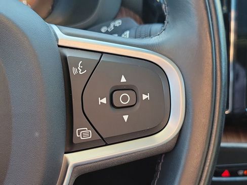 Used 2021 Volvo XC60 T5 Momentum w/ Advanced Package image 14