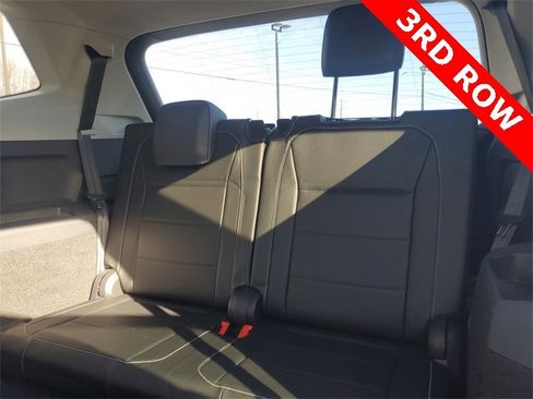 Used 2021 Volkswagen Tiguan SE image 29