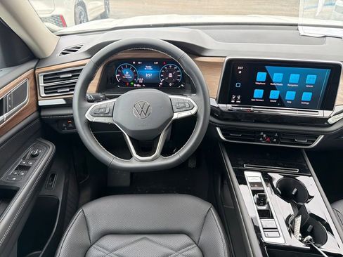 New 2026 Volkswagen Atlas SE FWD image 14