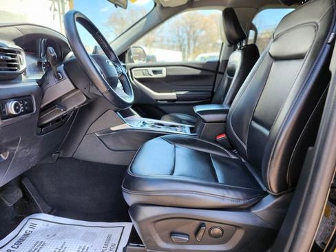Certified 2022 Ford Explorer XLT w/ Equipment Group 202A AWD/4WD image 20