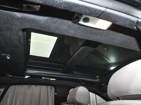 Used 2018 Rolls-Royce Ghost RWD image 64