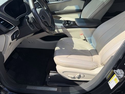 Used 2016 Lincoln MKX Reserve w/ Technology Package AWD/4WD image 11