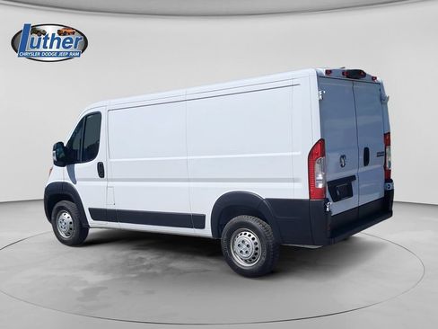 Used 2025 RAM ProMaster 2500 w/ Convenience Group FWD image 3