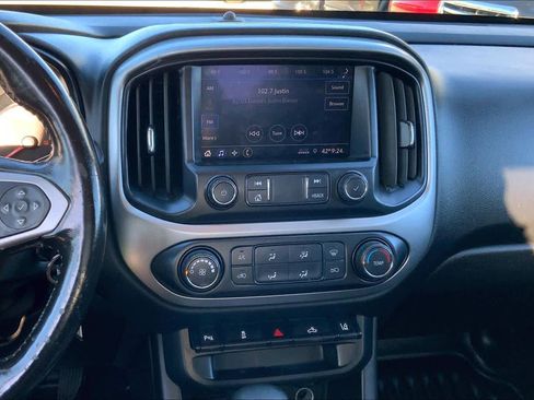 Used 2022 Chevrolet Colorado LT w/ Fleet Safety Package image 5