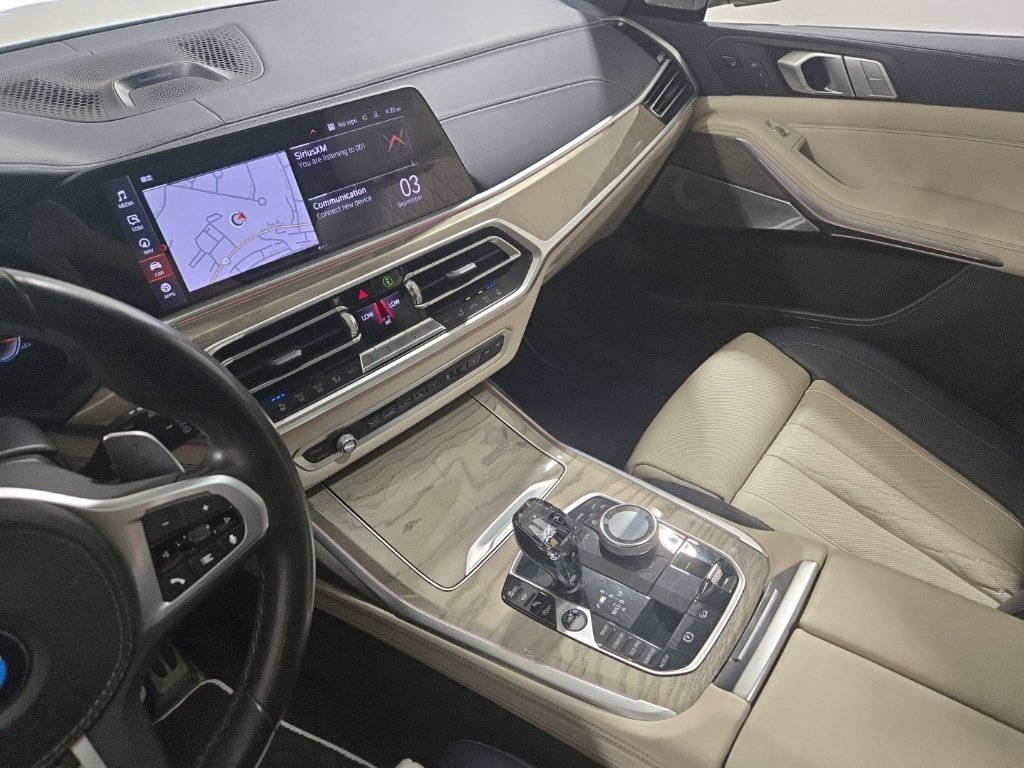 Used 2020 BMW X7 M50i w/ Dynamic Handling Package AWD/4WD image 12