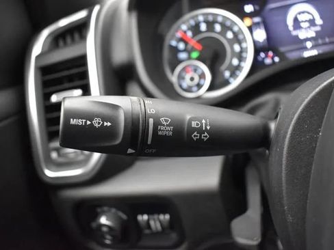 Used 2025 RAM 1500 Big Horn AWD/4WD image 26