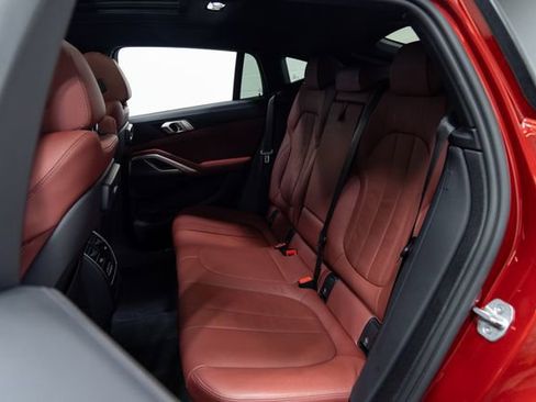 Used 2022 BMW X6 xDrive40i w/ M Sport Package image 23