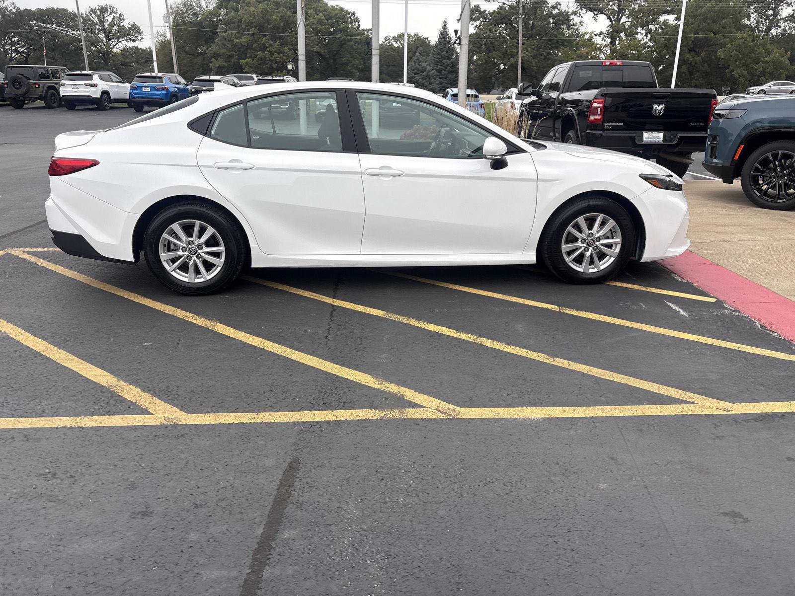 Used 2025 Toyota Camry LE FWD image 4