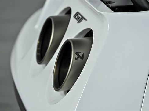 Used 2020 Ford GT Carbon Series RWD image 28