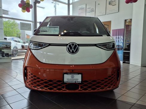 New 2025 Volkswagen ID. Buzz Pro S Plus AWD/4WD image 2