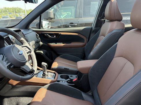 Used 2025 Subaru Forester Touring AWD/4WD image 7