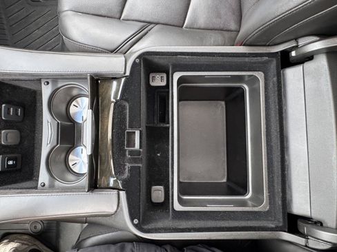 Used 2019 Cadillac Escalade Platinum w/ Escalade Sport Edition AWD/4WD image 23